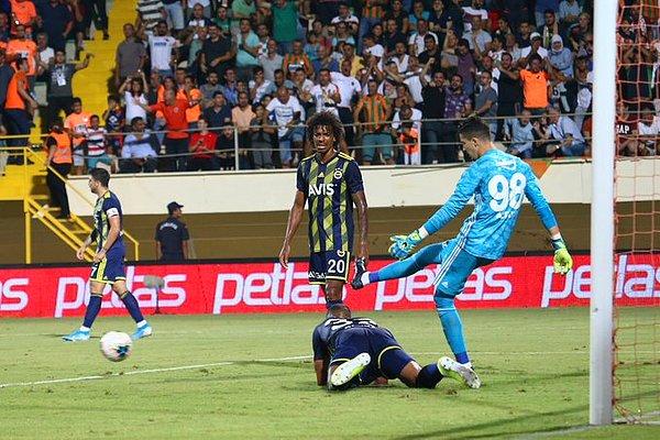 Bu sonuçla 4'te 4 yapan Aytemiz Alanyspor, 12 puanla 4. haftayı da lider kapattı. 7 puanda kalan Fenerbahçe ise 3. sırada yer aldı.