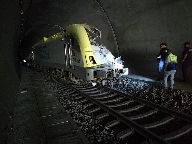Bilecik Valisi Bilal Şentürk, lokomotifin, Eskişehir ile Sakarya'daki Ali Fuat tren durakları arasında günlük olarak sabah saatlerinde YHT hattını kontrol eden bir kılavuz tren olduğunu söyledi.