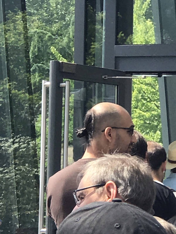 6. Когда все делают этот хвостик на макушке, а ты не хочешь быть как все