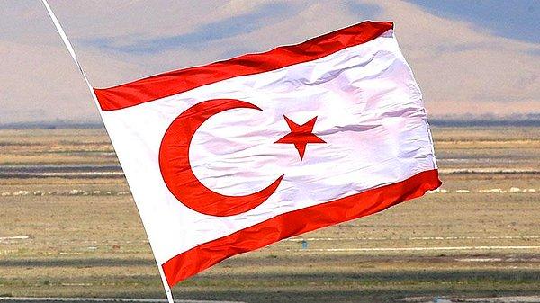 1964 - Kıbrıs Türk ve Yunan alayları Kıbrıs Barış Gücü emrine verildi.