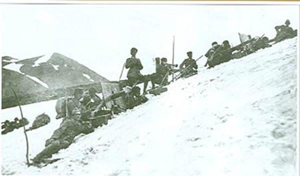 1920 - Kazım Karabekir komutasındaki Osmanlı ordusu Ermenistan ile yaptığı savaş sonucunda Sarıkamış'ı ele geçirdi.