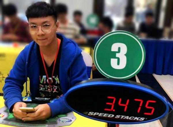 En sık rastlanan, halk arasında 'Zeka Küpü' olarak adlandırdığımız 3'e 3'lük küpü çözme rekoru, sadece 3.47 saniye ile Yusheng Du'da bulunuyor.