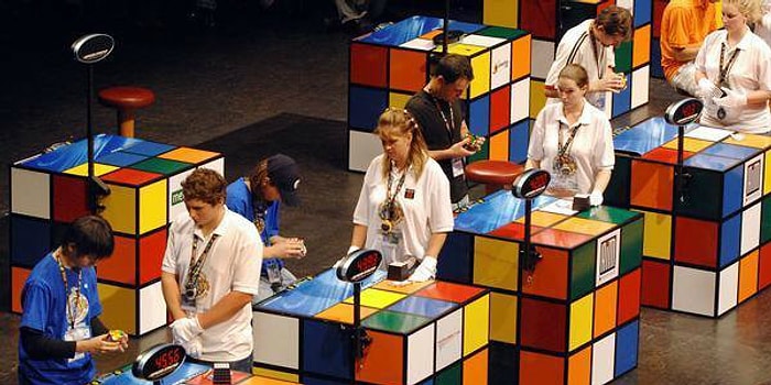 Siz Kaç Saniyede Çözebiliyorsunuz: Rubik Küp Çözmek Geleceğin Sporu Olabilir mi?