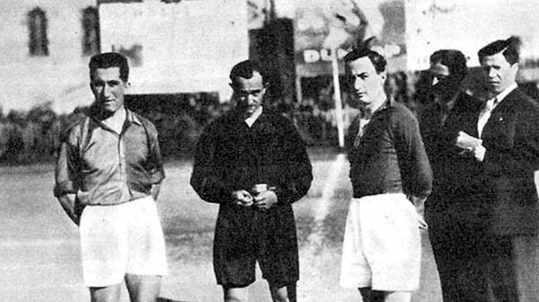 Fenerbahçe ile Galatasaray arasındaki maçlarda en az seyirci 17 Kasım 1922'deki karşılaşmaya geldi.