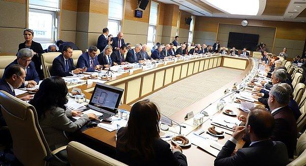 AKP'li vekillerin 65 teklifi komisyonda bekliyor