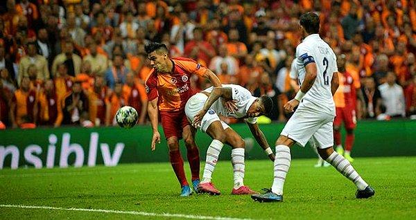 Ekiplerimiz grup aşamasında henüz umduğunu bulamadı. Şampiyonlar Ligi'ndeki temsilcimiz Galatasaray, oynadığı iki maçta bir beraberlik elde etti.