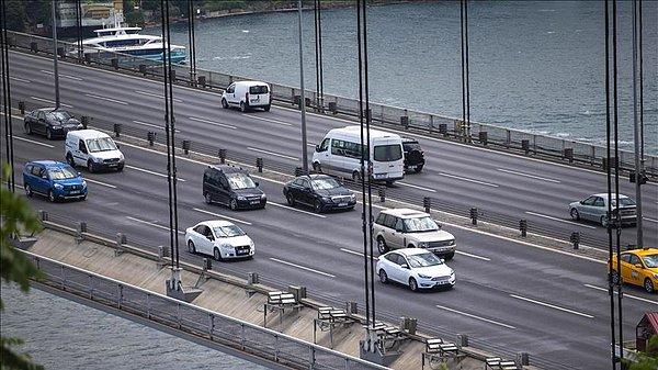 İstanbul'daki iki köprüde artık her iki yönden de geçiş ücreti alınacak olmasıyla ilgili ise "Köprülerde çift yönlü uygulama" ifadelerine yer verildi...