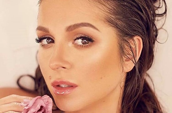 "Встречайте меня другой" : Нюша решила избавиться от родинки на лице