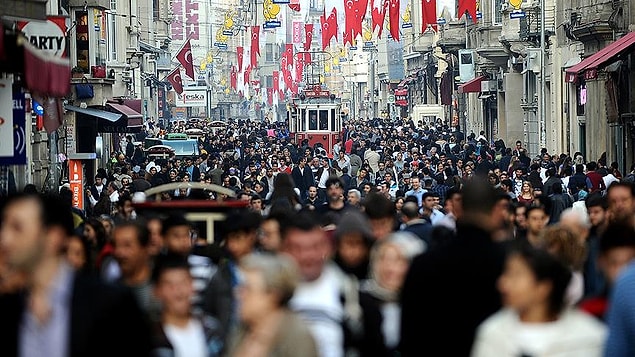 📌 Söz konusu ayda 15-24 yaş grubunu içeren genç işsizlik oranı 7,2 puan yükselerek yüzde 27,1 oldu.