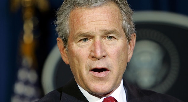 2000 - George W. Bush ABD Başkanı seçildi.