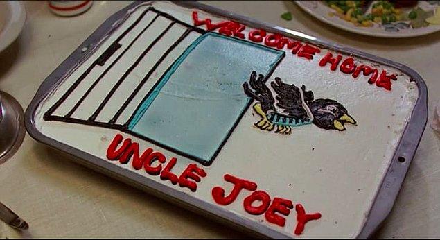 10. Uncle 'Jailbird' Joey, parmaklıkların ardında olmaya alışık.