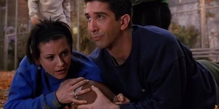 Ağabeye Sahip Olmanın Aslında Korkunç Bir Durum Olmaktan Çok Büyük Bir Şans Olduğunu Gösteren 10 Neden