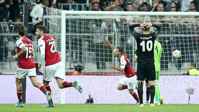 Avrupa Ligi'nde mücadele eden Beşiktaş, henüz puanla tanışamadı. Slovan Liberec, Wolwerhampton ve Braga'ya yenilen Kara Kartallar puansız bir şekilde grubun son sırasına demir attı.