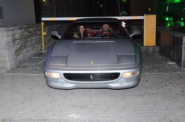 9. Кыванч увлекается винтажными автомобилями. В его коллекции есть Chevrolet 1992 года и другие дорогостоящие марки. В городе фотографы часто замечают актера на Ferrari.