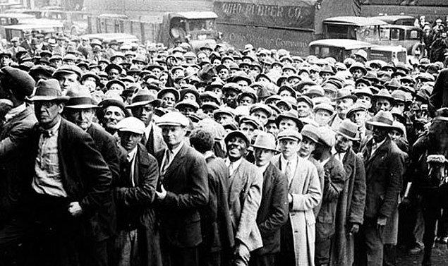 1929 - New York Menkul Kıymetler Borsası çöktü; Amerika Birleşik Devletleri'nde ekonomik depresyonun başlangıcı.