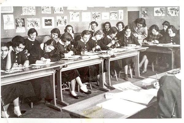 11. Ankara Kız Lisesi, Ankara, 1955.