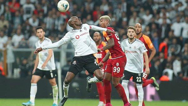 Fatih Terim, ligde geçen hafta deplasmanda Beşiktaş'a 1-0 yenildikleri derbi maçın kadrosuna göre ilk 11'de biri zorunlu 5 değişiklik yaparak takımını Çaykur Rizespor karşısında sahaya sürdü.