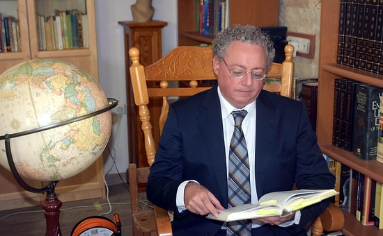 NASA'da Çalışıyordu, İzmir'e Yerleşti: 'Öldüğüm Gün Bile Bu Şehirde Gömülmek İstiyorum'