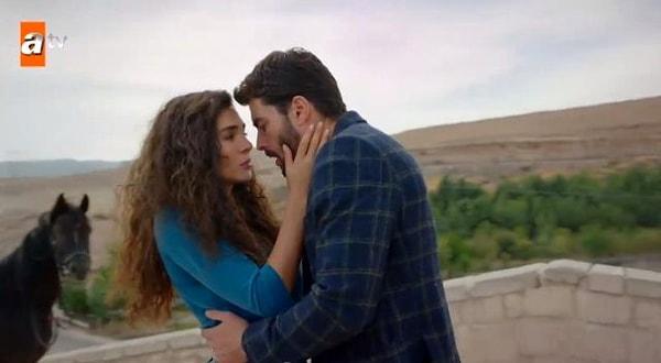 Dizinin 19. bölümünde yer alan ve dizinin başrol oyuncularından Miran karakterine hayat veren Akın Akınözü ve Reyyan'ı canlandıran Ebru Şahin'in öpüşme sahnesi yaklaşık 1 dakika sürdü.