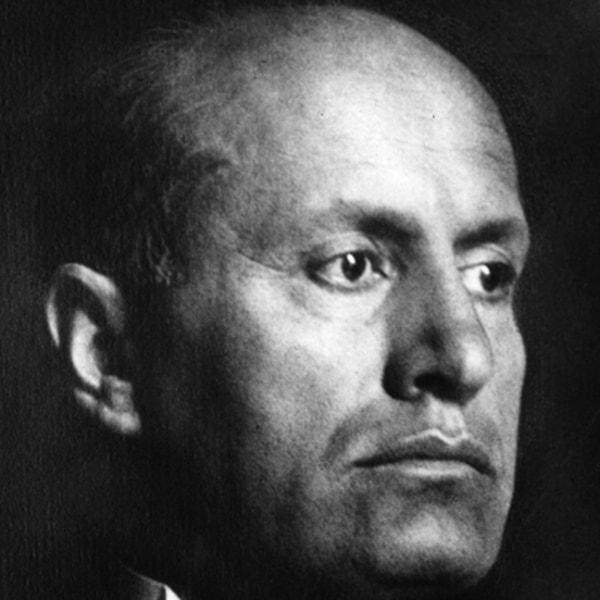1921 - Benito Mussolini, İtalya'da Ulusal Faşist Parti'yi kurdu.