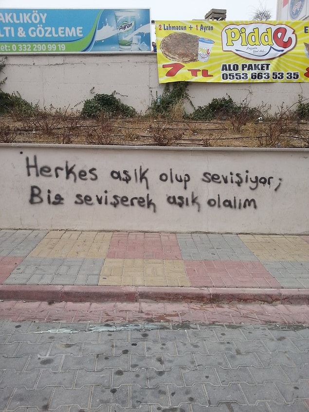 9. Fakbadi ile tatil planı yapılmaz; eğer yapılıyorsa denk gelmiştir ve her iki tarafın da daha iyi bir planı yoktur, ondan olmuştur. Sevgili ile bütün yılın resmi tatilleri sene başından itibaren gözden geçirilir ve ona uygun bir takvim oluşturulur.