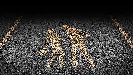 6 Yaşındaki Çocuğun Yüzüne Kitapla Vurmuştu: Öğrencisine Şiddet Uygulayan Öğretmene 4 Yıl Hapis