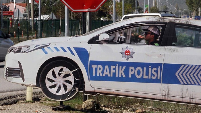 Hırsızlıkta Sınır Yok: Maket Polis Aracının Aküsünü ve Tepe Lambasını Çaldılar!