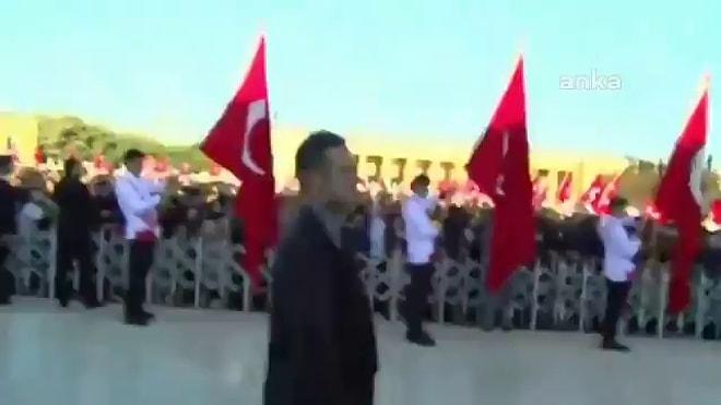 Atatürk İçin Anıtkabir'de Düzenlenen Devlet Töreni Sırasında 'Recep Tayyip Erdoğan' Sloganları Atıldı