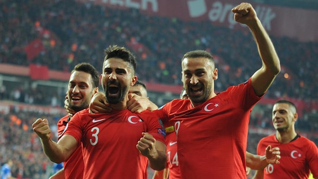 Türk Telekom Arena Stadında oynanacak maçı İngiliz hakem Anthony Taylor yönetecek.