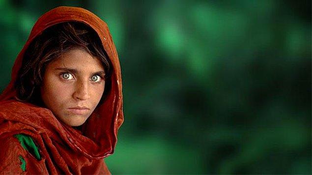 Bu meşhur 'Afgan Kızı' fotoğrafını bilmeyenimiz yoktur. Steve McCury yıllar önce bu fotoğraflar, kendi alanında adını duyurmuş, başarılarına başarı eklemişti.