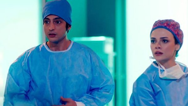 Танеру уже в раннем возрасте пророчили карьеру в актерстве. Его умения давали о себе знать: мальчику хорошо удавалось запоминать стихотворения, декларированием которых он часто развлекал родню и знакомых.