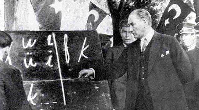 1928 - Türkiye Büyük Millet Meclisi, Atatürk'e "Millet Mektepleri Başöğretmenliği" unvanını verdi.