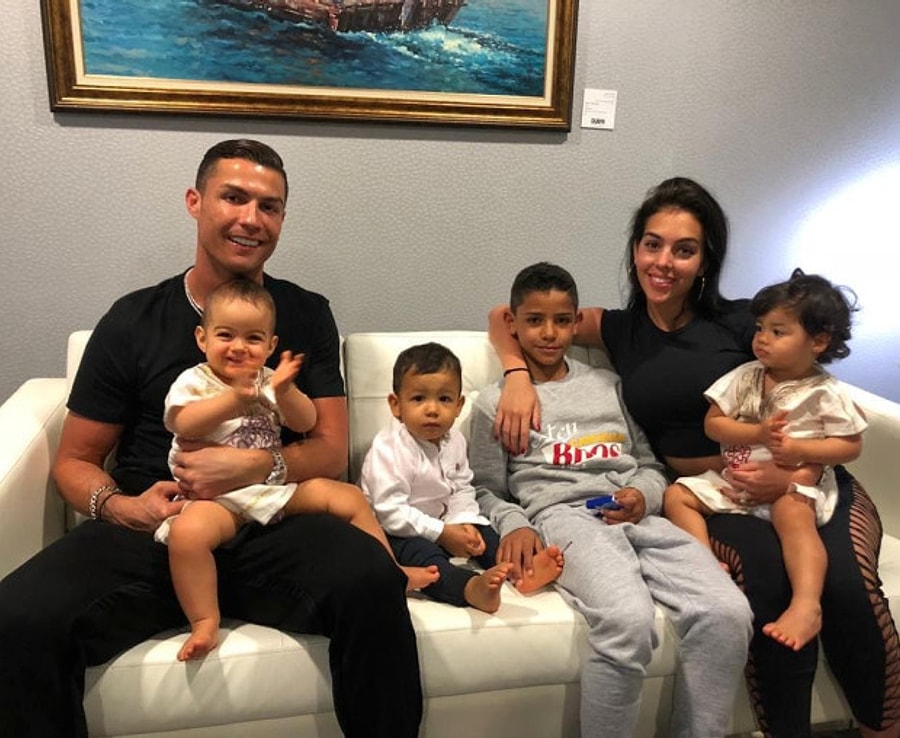 Dünyaca Ünlü Yıldız Futbolcu Cristiano Ronaldo&#39;nun Sevgilisi Georgina  Rodriguez ile Fas&#39;ta Gizlice Evlendiği İddia Edildi