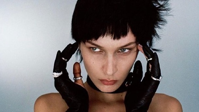 Белла Хадид рассказала о депрессии, которую испытывала в начале своей модельной карьеры