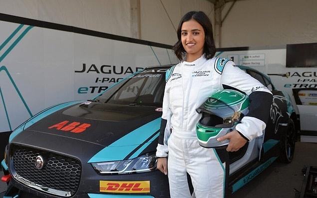 В Саудовской Аравии появилась первая женщина-гонщик