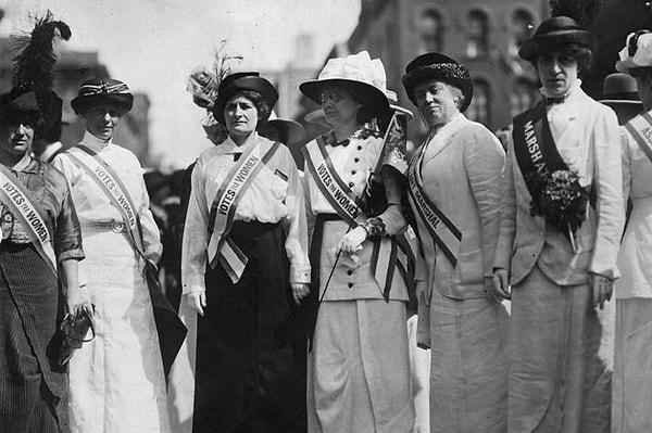 Pankhurst, kızları ve diğer üyeler defalarca hapis cezaları aldılar. Fakat gösteriler hapisteyken de bitmiyordu.