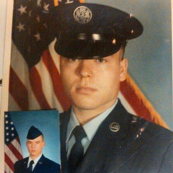 19. "Babam ve abimin karşılaştırılması - ikisi de aynı yaşta, aynı meslek için Hava Kuvvetleri'ne katıldı."