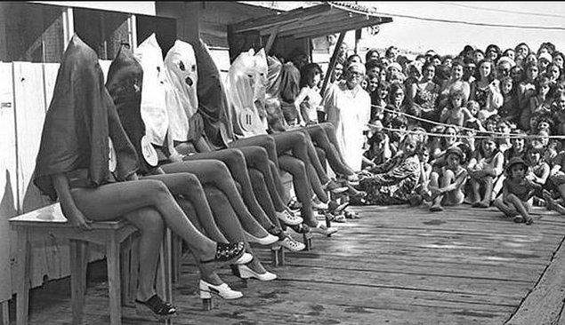 10. Moda'da düzenlenen 'Bacak Güzeli' yarışması, İstanbul, 1971.