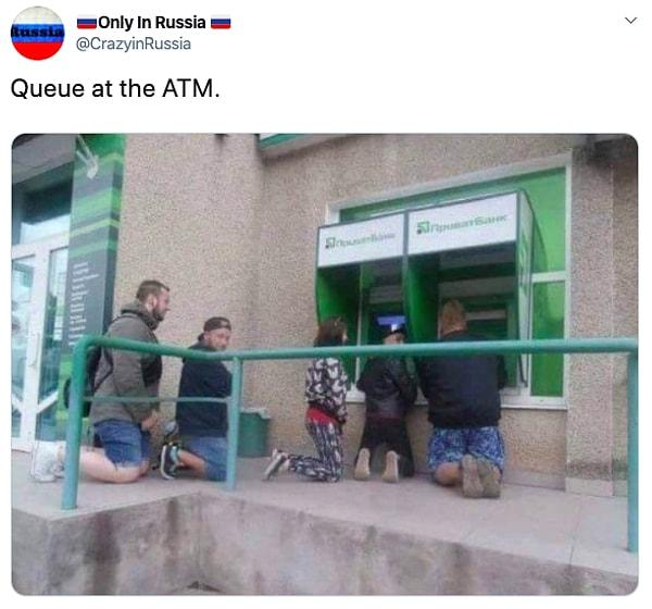 18. Rusya'daki bankamatik sırası...