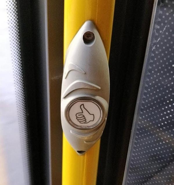 2. Finlandiya'da otobüslerde şoföre teşekkür etmek isteyenler için bir buton var.