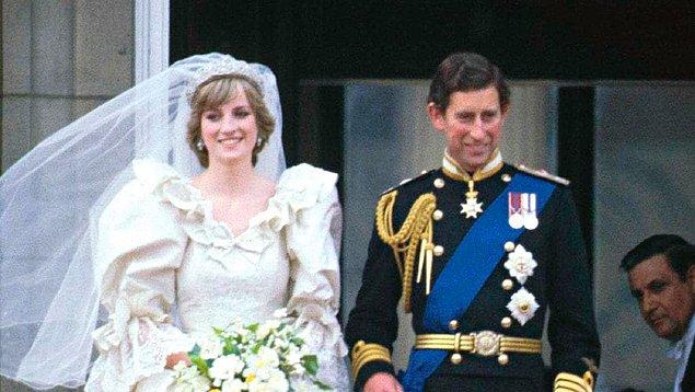 1992 - Birleşik Krallık Prensi Charles ve Prenses Diana ayrıldıklarını açıkladılar.