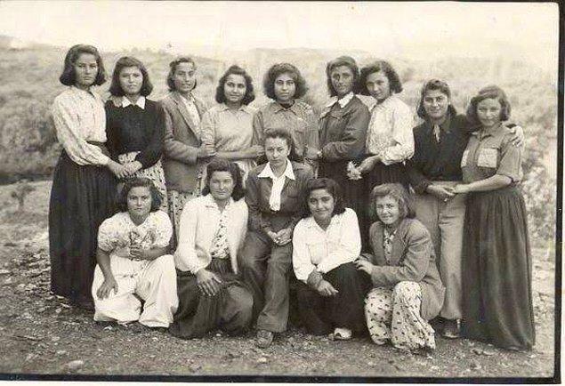 15. Ortaklar Köy Enstitüsü öğrencileri, Aydın, 1945.