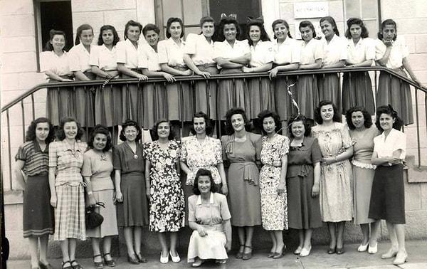 21. Kız Lisesi öğretmen ve öğrencileri, Kastamonu, 1955.