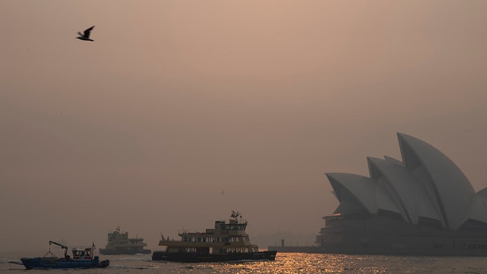 Avustralya'da Yaşanan Yangın Felaketi Nedeniyle Sydney'in Hava Kalitesi Tehlikeli Seviyenin 11 Katına Çıktı!