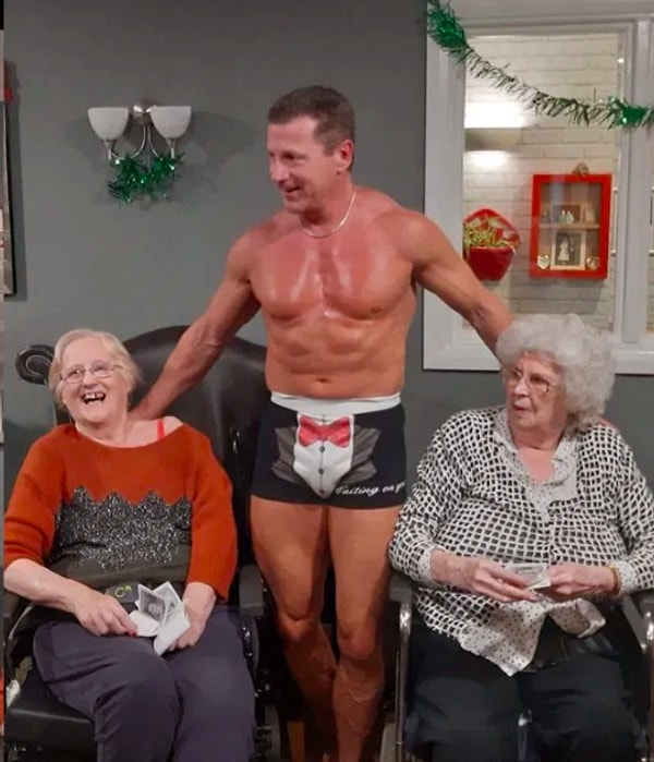89-летняя Джоан пожелала, чтобы в дом престарелых, где она живет, пришел танцор в костюме пожарного и станцевал заветный стриптиз.