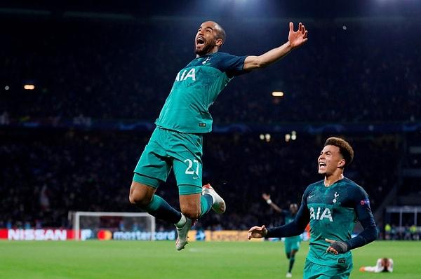 1. Şampiyonlar Ligi Yarı Final rövanş karşılaşmasında unutulmaz bir geri dönüşe imza atan Tottenham'da hat-trick yapan Lucas Moura'nın sevinci