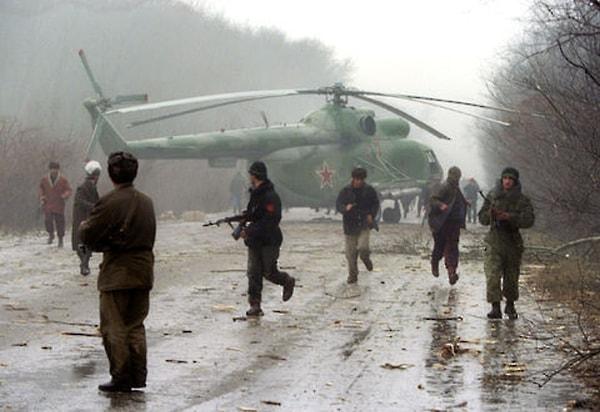 1997 - Rus güçleri Çeçenistan'dan çekildi.