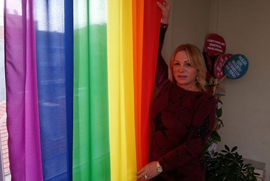 Avcılar Belediyesi'nden Türkiye'de Bir İlk: Açık Kimlikli Trans Kadın Şoför Olarak İşe Alındı