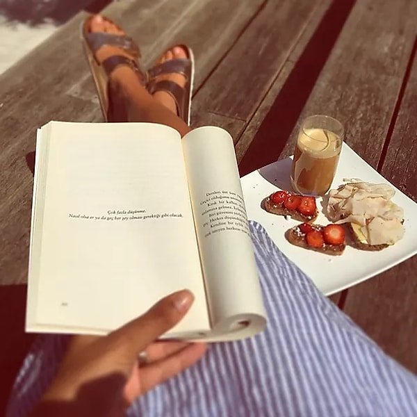 3. Модель Амине Гюльше предпочитает не позволять себе ничего лишнего