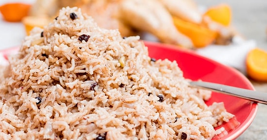 İç Pilav Tarifi: Davet Sofralarınızı Süsleyecek Nefis İç Pilav Nasıl Yapılır?